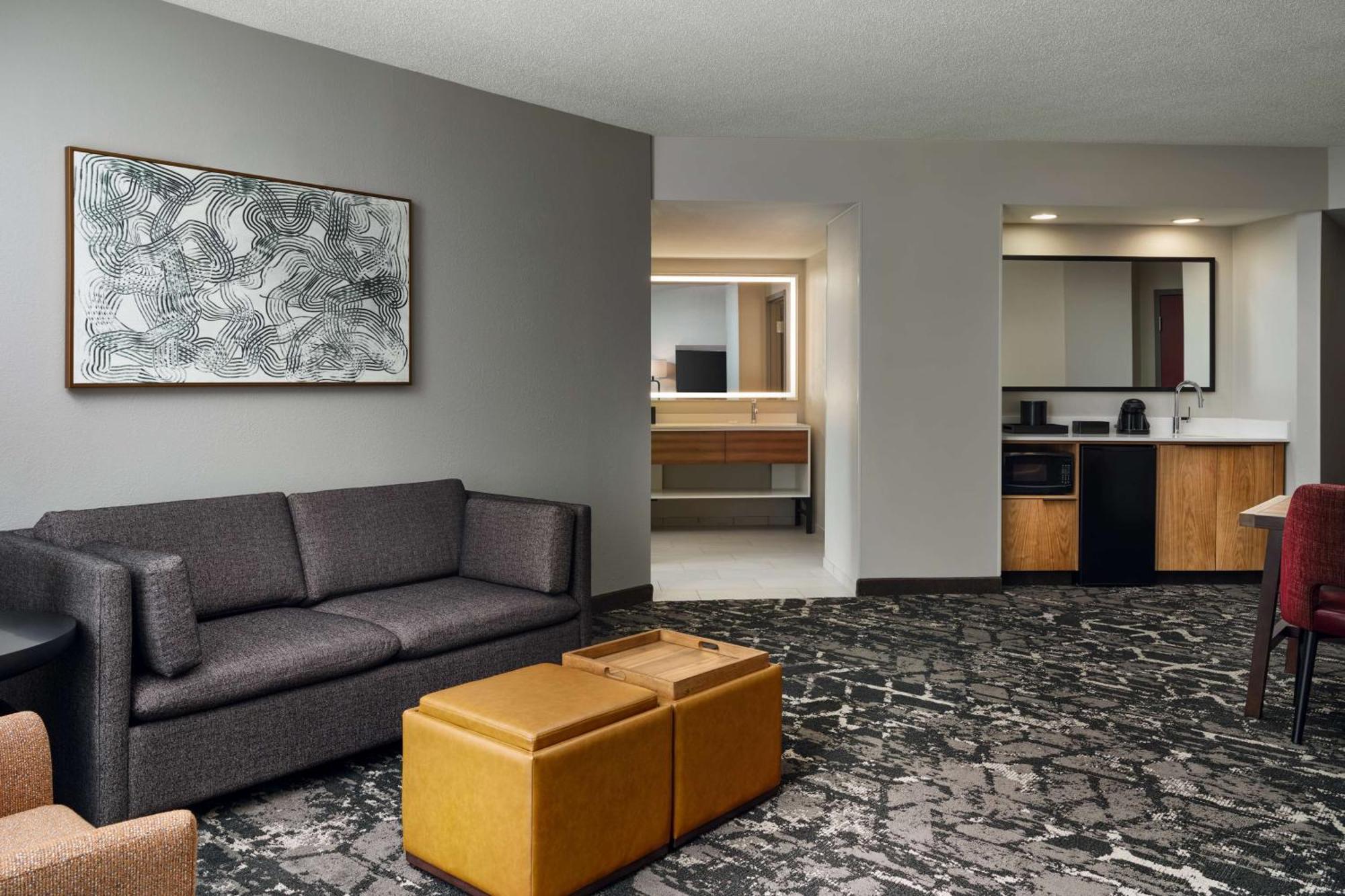 Embassy Suites By Hilton Hampton Convention Center Екстериор снимка